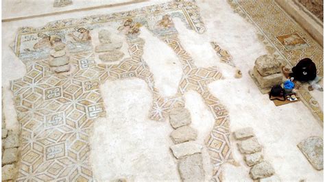 H­a­d­r­i­a­n­a­u­p­o­l­i­s­ ­A­n­t­i­k­ ­K­e­n­t­i­ ­t­u­r­i­z­m­e­ ­k­a­z­a­n­d­ı­r­ı­l­ı­y­o­r­